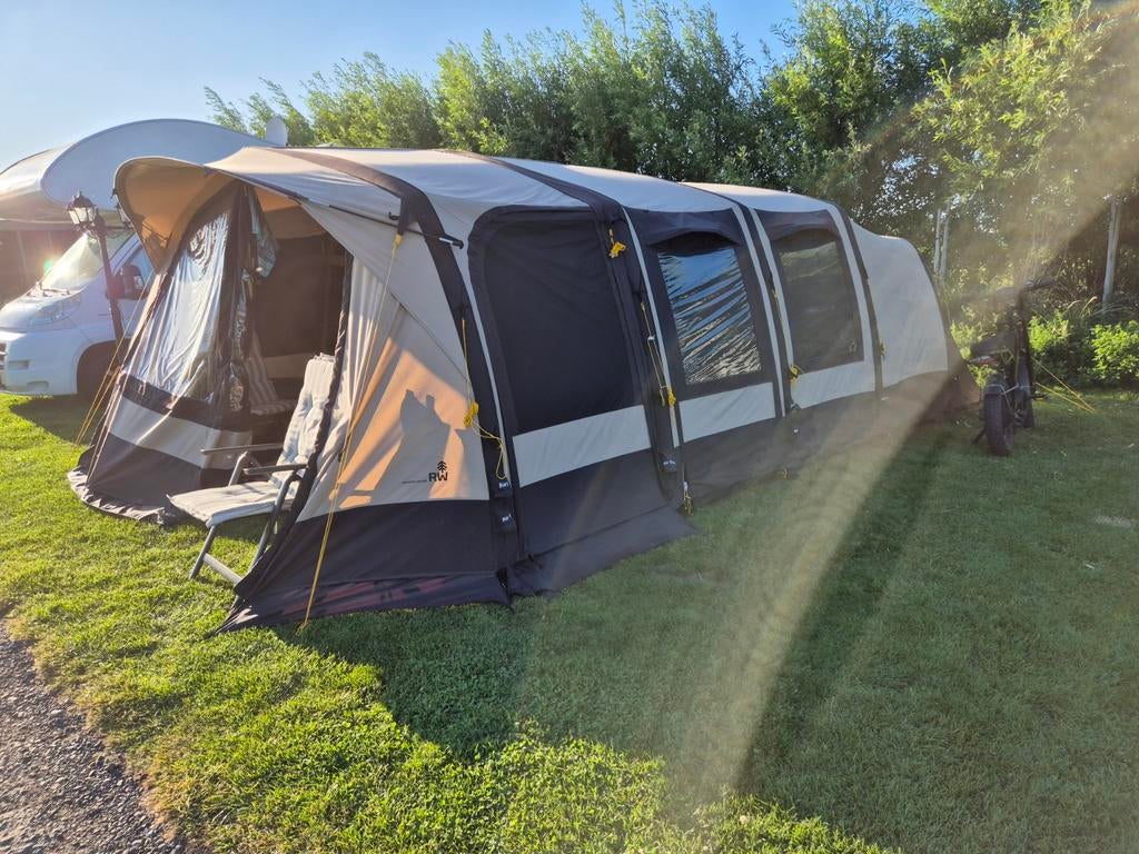 Redwood Navarro 440 Air tent - Ruime opblaasbare familietent, Ophalen of Verzenden, Zo goed als nieuw, Tot en met 4