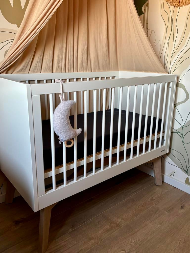 Kidsmill sixties babykamer wit mat/naturel, Kinderen en Baby's, Kinderkamer | Complete kinderkamers, Ophalen, Zo goed als nieuw