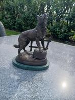 Prachtig bronzen beeld van een hond op marmeren sokkel, Antiek en Kunst, Ophalen of Verzenden