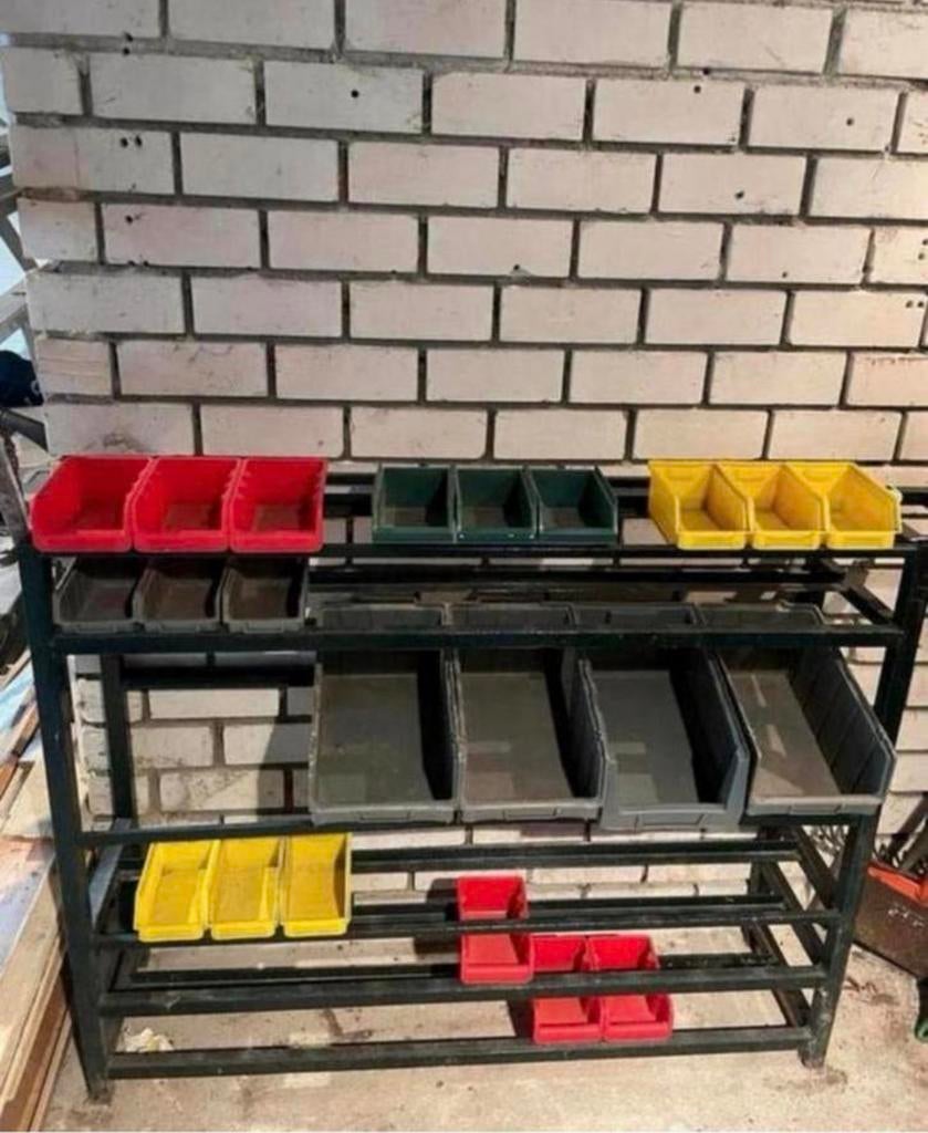 Rek voor gereedschap / opbergrek bakken, Ophalen, Zo goed als nieuw