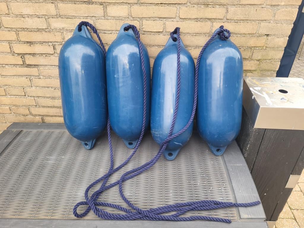 Vier blauwe Majoni Star 3 stootwillen, Watersport en Boten, Ophalen