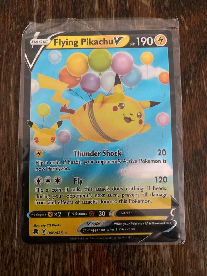 Flying Pikachu V Pokémon Kaart (Celebrations 006/025), Hobby en Vrije tijd, Verzamelkaartspellen | Pokémon, Zo goed als nieuw