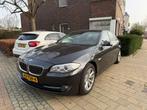 BMW 5-Serie 520i Executive 184pk Automaat 2012 1 jaar APK, Automaat, Zwart, 4 cilinders, 2000 kg