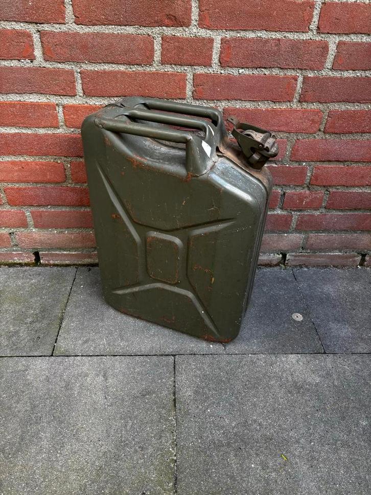 Vintage Leger Jerrycan 20L - Olijfgroen (1987), Auto-onderdelen, Brandstofsystemen, Universele onderdelen, Gebruikt, Ophalen of Verzenden
