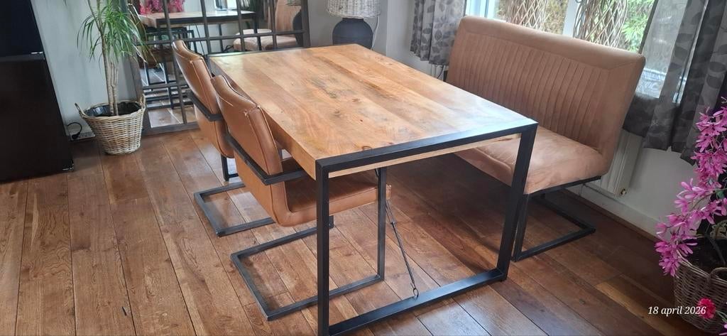 Mooie tafel met 2 stoelen en een bankje, Huis en Inrichting, Tafels | Eettafels, Gebruikt, 100 tot 150 cm, Rechthoekig, 50 tot 100 cm