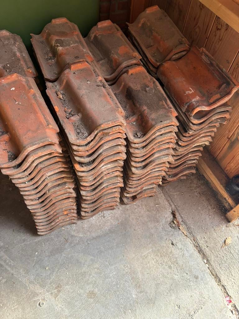 Oude romaanse dakpan, Doe-het-zelf en Verbouw, Dakpannen en Dakbedekking, Ophalen, Gebruikt, Steen of Klei, Minder dan 5 m²