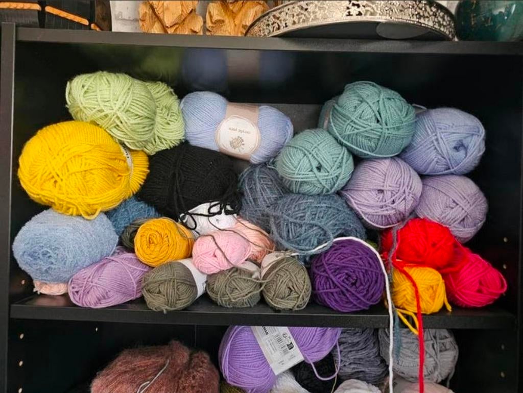 Grote verzameling wol, meer dan 100 bollen, Hobby en Vrije tijd, Breien en Haken, Ophalen of Verzenden