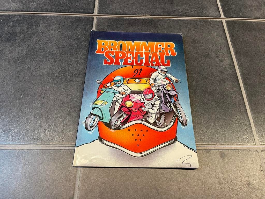 Honda wallaroo boek, Fietsen en Brommers, Ophalen of Verzenden, Zo goed als nieuw, Tank