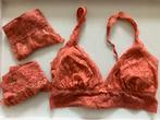 Sam Friday kanten set met bralette en 2 slips mt S / M, Kleding | Dames, Ondergoed en Lingerie, Verzenden, Oranje, Setje