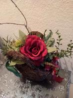 Kunstbloemen in rieten tasje, Ophalen