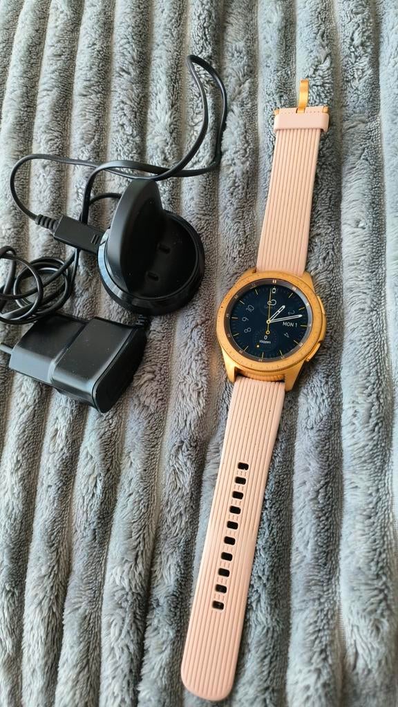 Stijlvolle Smartwatch - Goudkleurig met Roze Bandje, Gebruikt, Ophalen of Verzenden, Samsung, Stappen