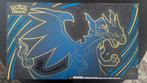 Mega Charizard X Ex UPC-doos (zonder promo's en packs), Ophalen of Verzenden, Sleeves of Kaarthoesjes