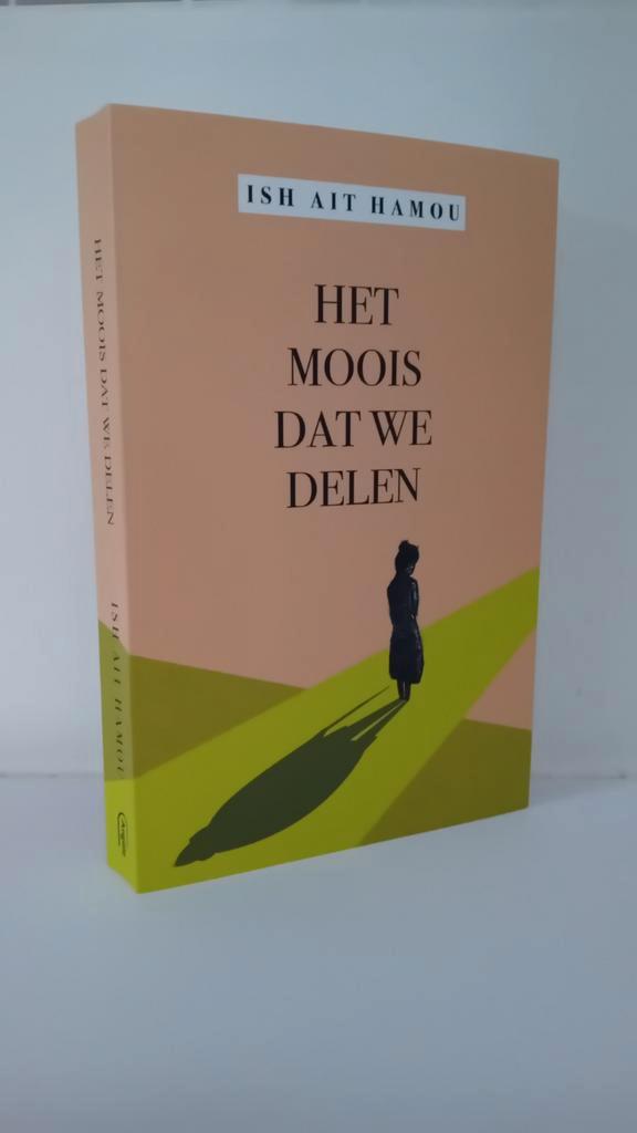 Het Moois Dat We Delen - Ish Ait Hamou (Boek), Boeken, Romans, Zo goed als nieuw, Nederland, Ophalen of Verzenden
