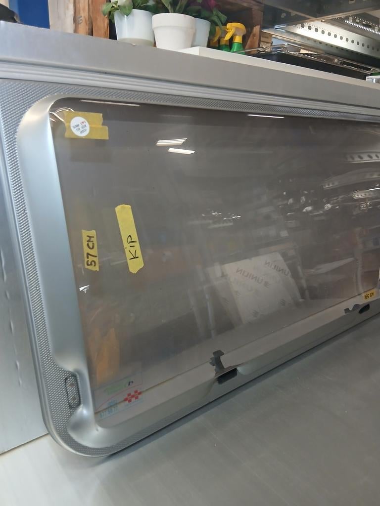 ACHTERRAAM KIP CARAVAN NIEUWSTAAT  165 x 57 cm zilveren rand, Ophalen, ., Nieuw, Kip