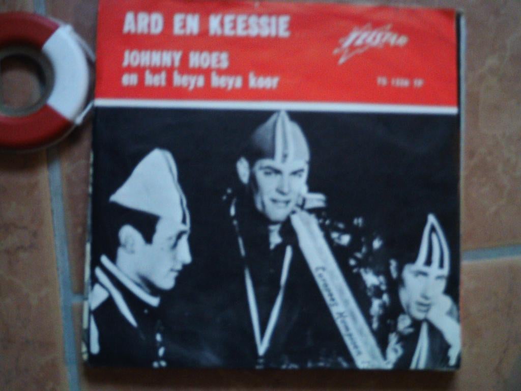 johnny hoes / heya koor - ard en keesie 27mrt, 7 inch, Single, Ophalen of Verzenden, Zo goed als nieuw
