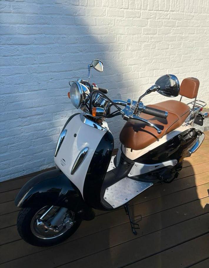 Znen 50QT Scooter (2019) - Slechts 300km - Zo goed als nieuw, Ophalen of Verzenden, Zo goed als nieuw, Overige typen, Overige merken