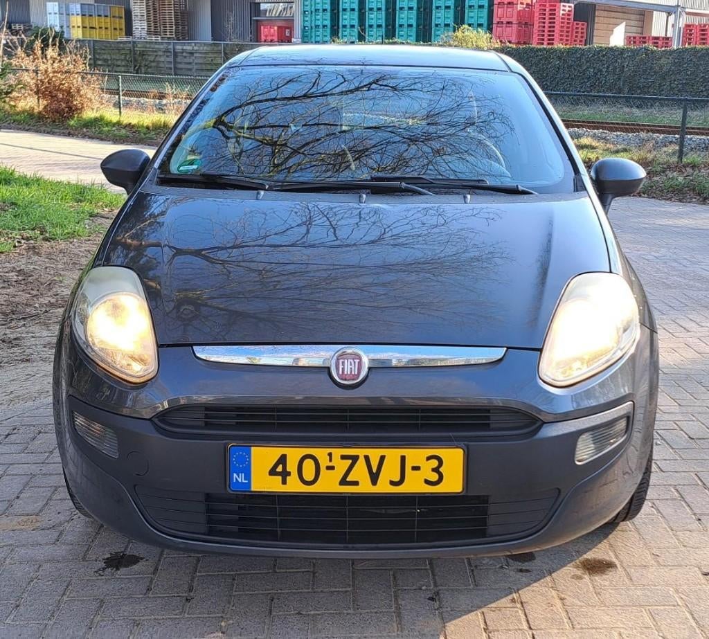 Fiat Punto 1.2 5DR 2011 Grijs, Auto's, Fiat, Voorwielaandrijving, 1005 kg, Stof, 40 €/maand