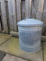 Metalen vuilnisemmer met deksel, Ophalen, Gebruikt, Gietijzer, Buiten