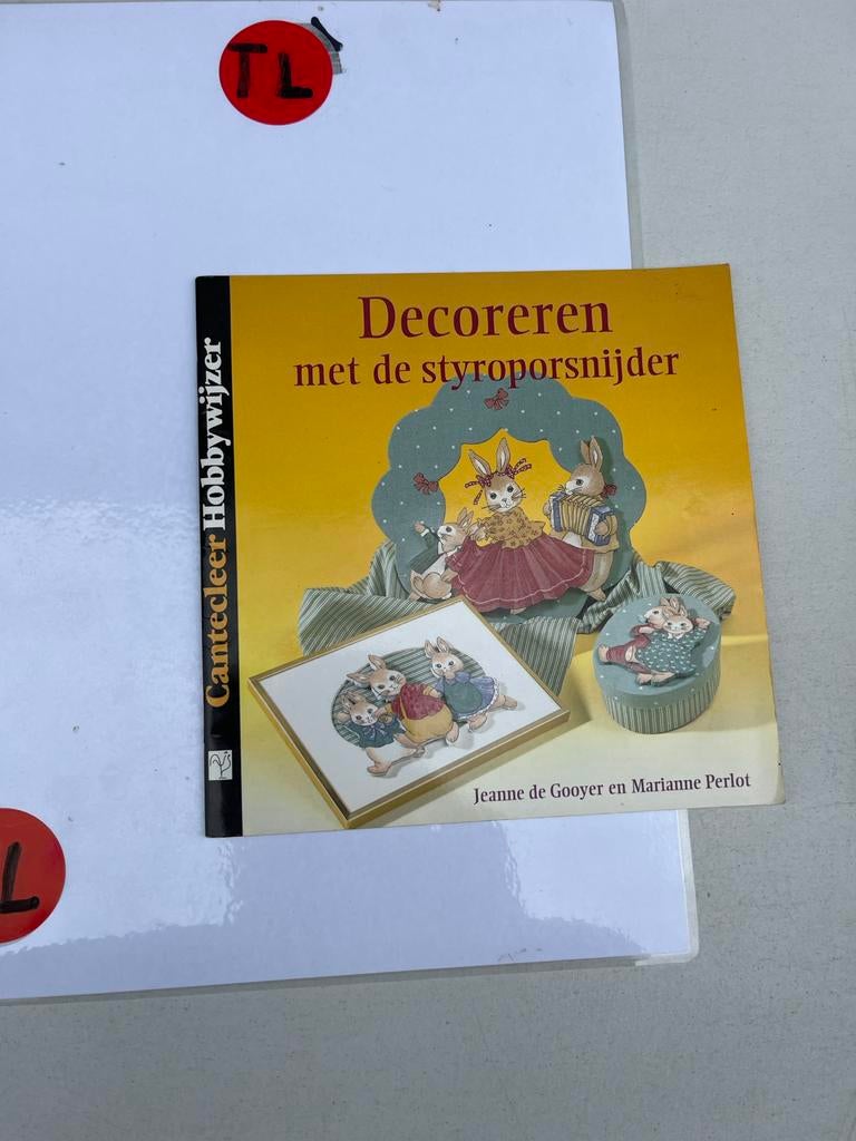 Decoreren met de styroporsnijder - Canteclaer Hobbywijzer, Ophalen of Verzenden, Zo goed als nieuw, Overige onderwerpen