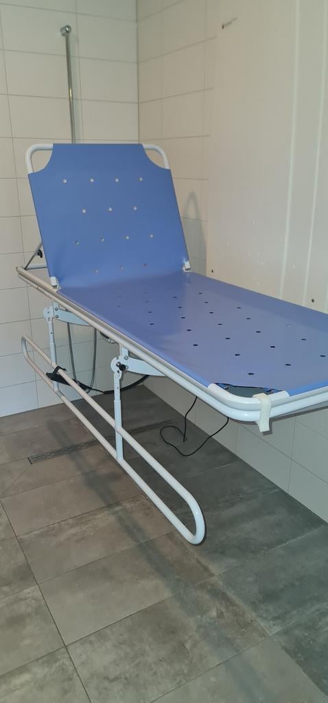 Douchebrancard aankleedtafel hoog-laag Lopital, Ophalen, Gebruikt