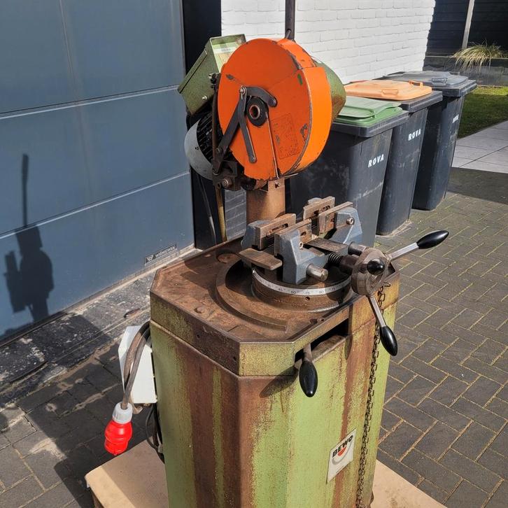 Bewo afkortzaag 250 LT, Doe-het-zelf en Verbouw, Gereedschap | Zaagmachines, Gebruikt, Afkortzaag, 1200 watt of meer, 70 mm of meer