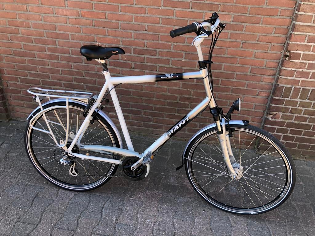 Te koop mooie Giant Metro RS3 hoge herenfiets 65cm 21vers, Fietsen en Brommers, Fietsen | Heren | Herenfietsen, Gebruikt, Versnellingen
