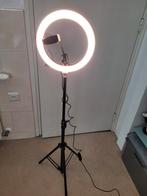 Ringlamp met statief en telefoonhouder, Ophalen of Verzenden, Zo goed als nieuw, Lamp of Flitsset