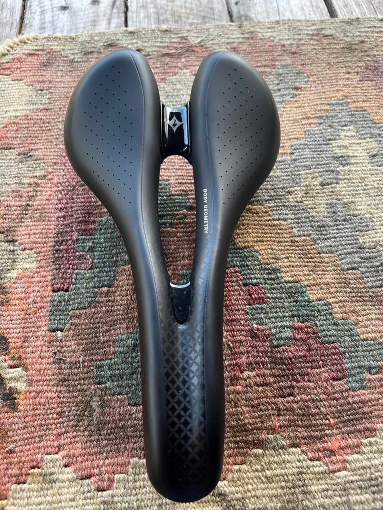 Specialized oura pro zadel wmn 155, Ophalen of Verzenden, Zo goed als nieuw