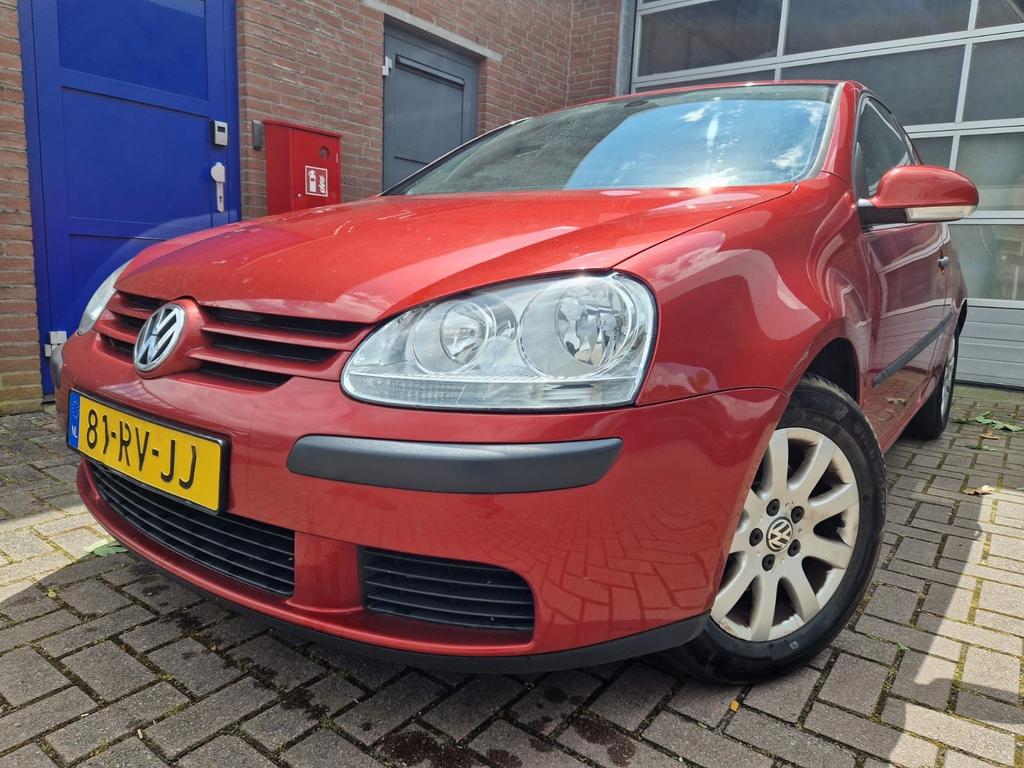 Golf 1.6 3D 6 Versnellingen Zuinig! Met nieuw APK en Banden!, Voorwielaandrijving, Stof, Metallic lak, Zwart