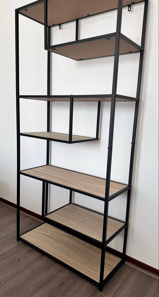 Modern Boekenkast met Zwarte Metalen Frame en Houten Planken, Huis en Inrichting, Kasten | Boekenkasten, Ophalen, Met plank(en)