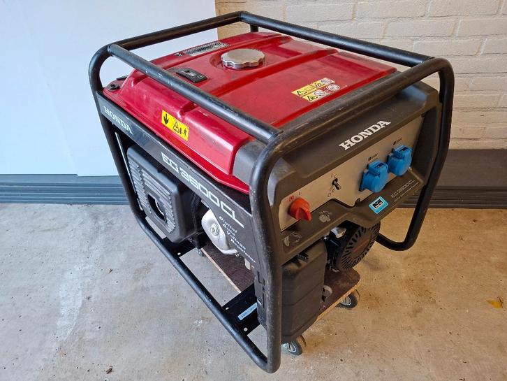 Honda EG 3600 CL Generator D-AVR, Doe-het-zelf en Verbouw, Aggregaten, Zo goed als nieuw, Benzine, Minder dan 5 kVA, Geluidgedempt
