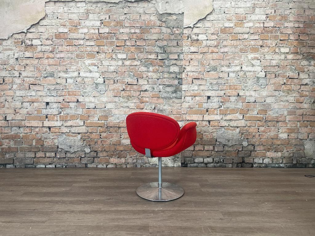 Artifort Little Tulip rood bij TheReSales, Ophalen, Design, Zo goed als nieuw, Stof