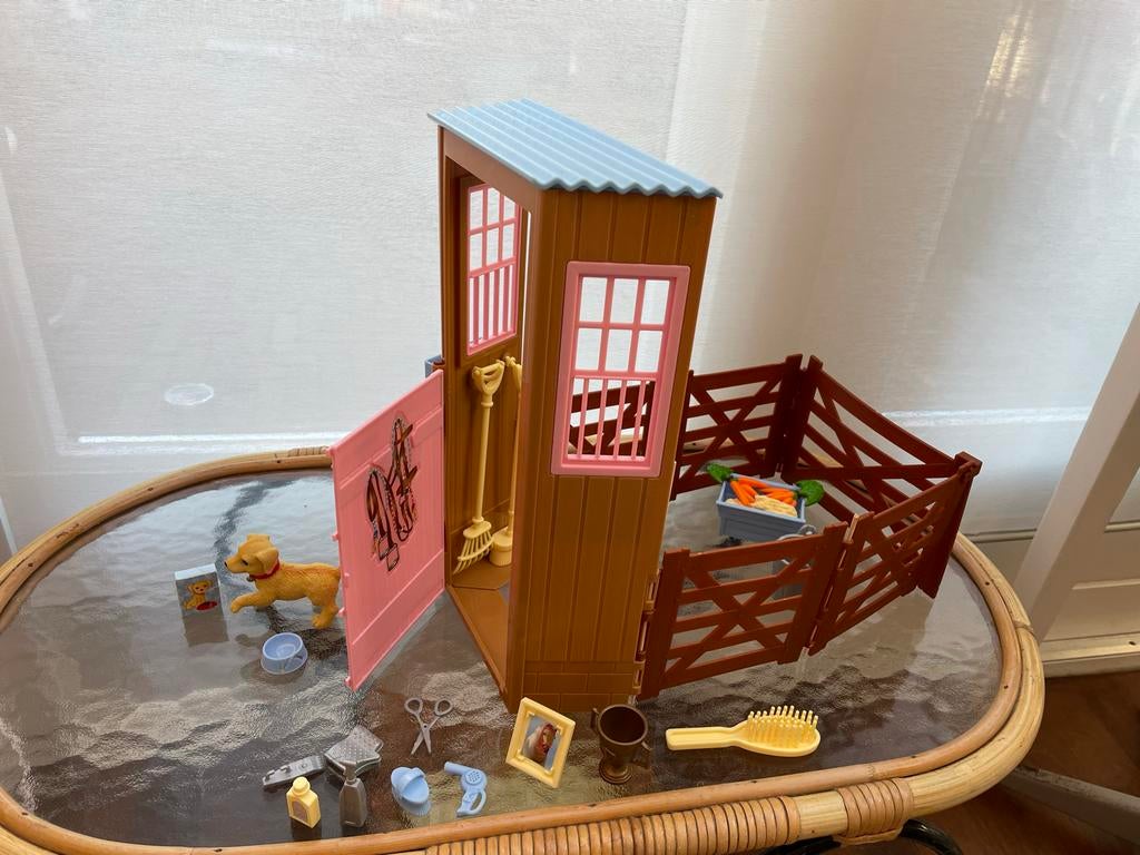 Barbie paardenstal met accessoires, Ophalen of Verzenden, Gebruikt, Meisje
