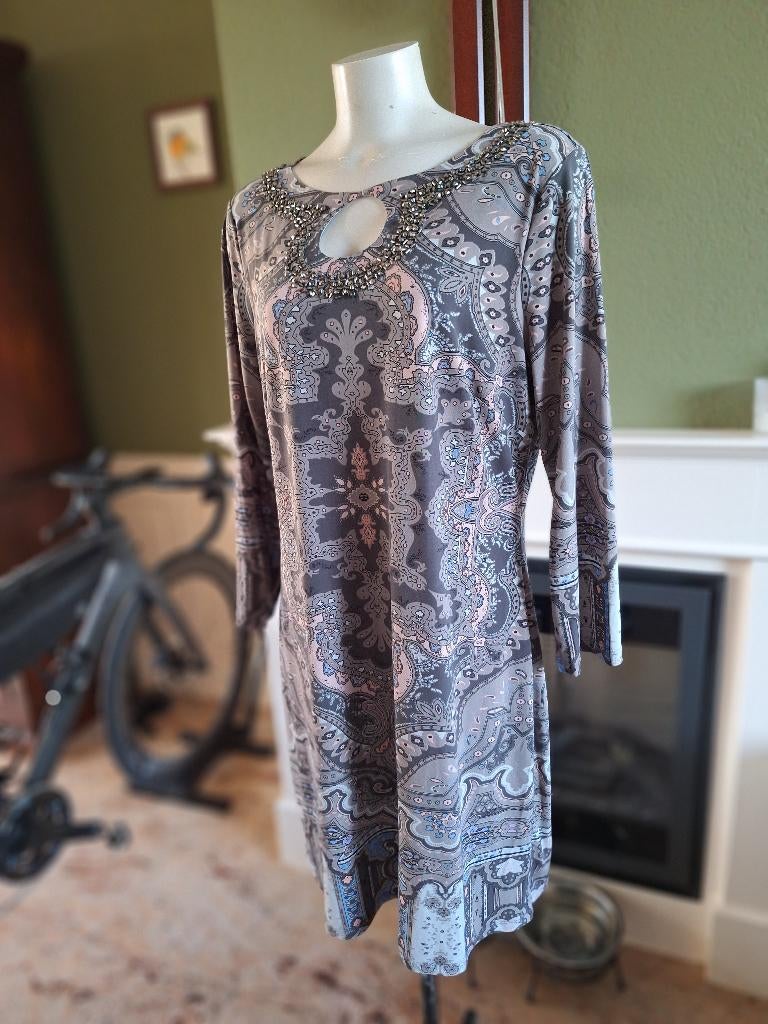 K-design grijs met oud roze oranje details mt XXL, K-design, Verzenden, Maat 46/48 (XL) of groter, Knielengte