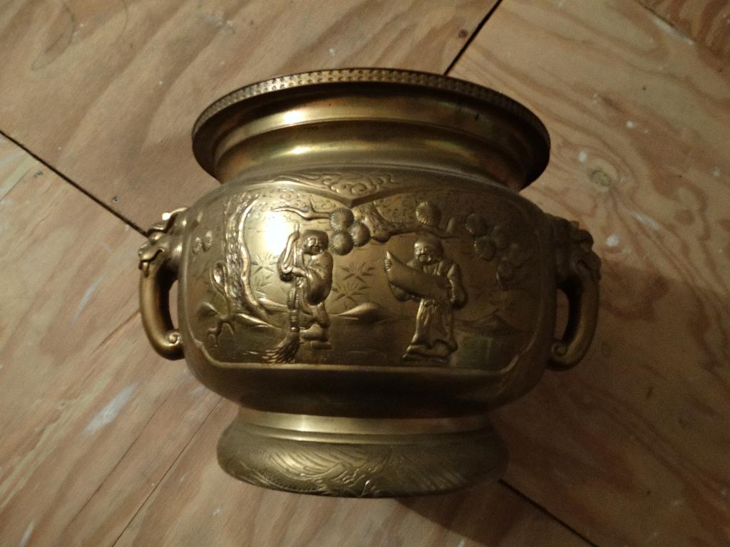 Grote zware bronzen pot, plantenpot, bloempot, China Japan, Antiek en Kunst, Antiek | Koper en Brons, Ophalen, Brons
