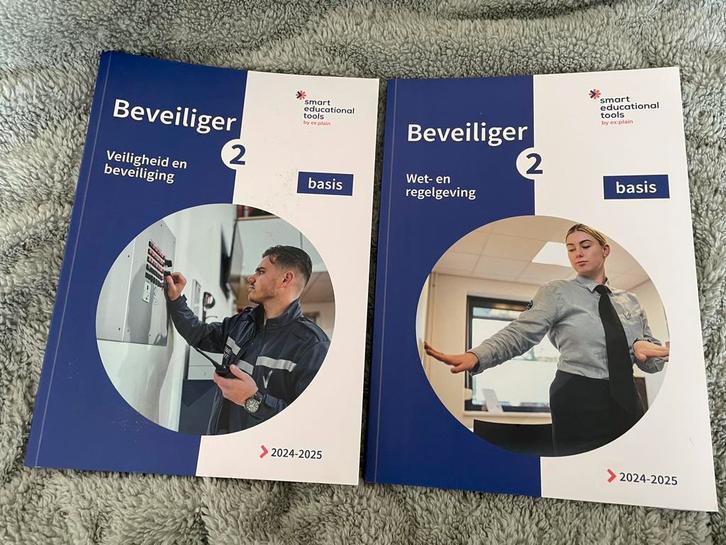 Beveiliger 2 studieboeken, Boeken, Schoolboeken, Zo goed als nieuw, Overige vakken, VMBO, Ophalen of Verzenden