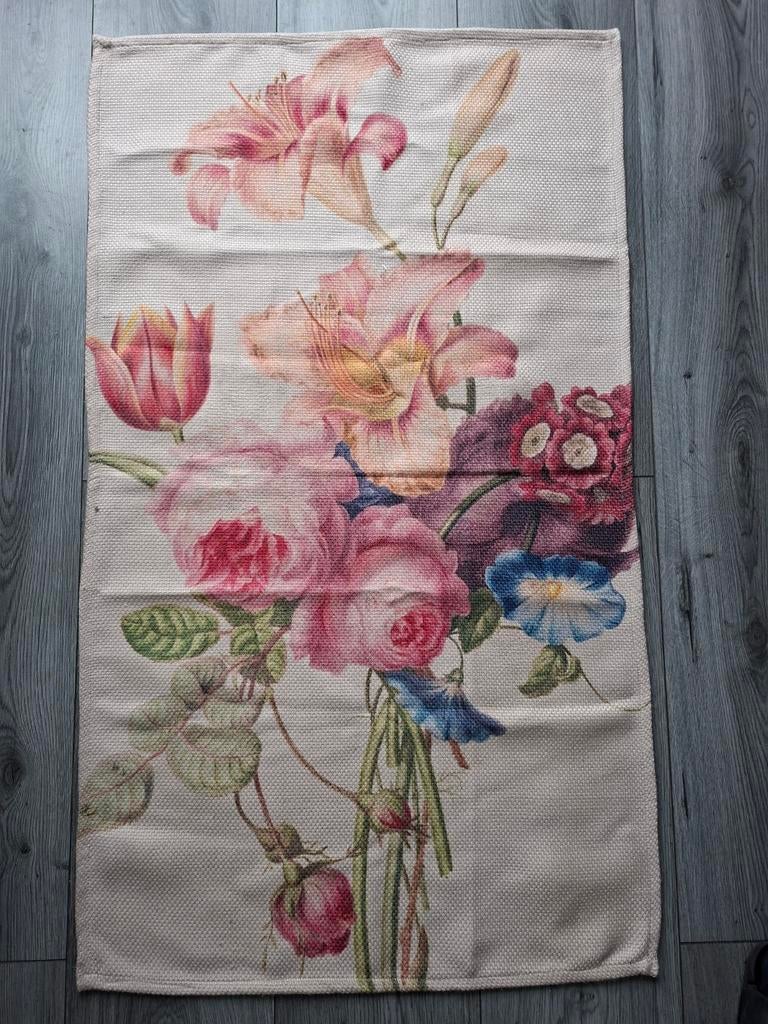 Vloerkleed bloemen zgan € 10, Huis en Inrichting, Stoffering | Tapijten en Kleden, 100 tot 150 cm, Zo goed als nieuw, Rechthoekig