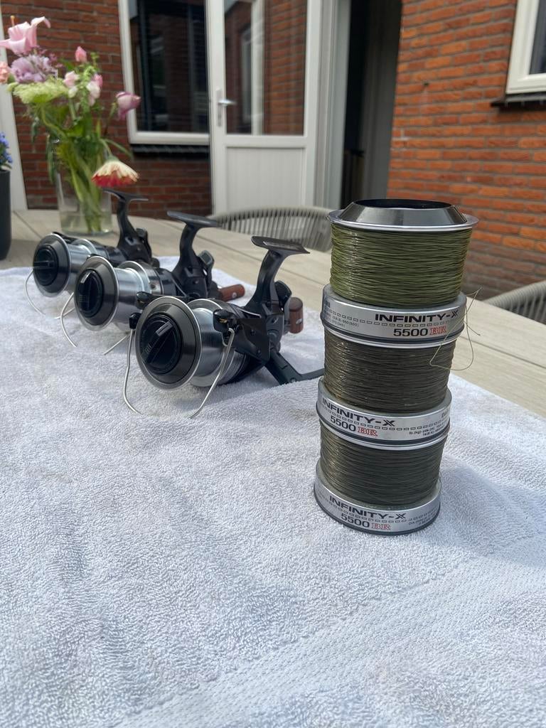 Daiwa Infinity X 5500 BR molens met extra spoelen, Watersport en Boten, Hengelsport | Karpervissen, Ophalen of Verzenden, Gebruikt