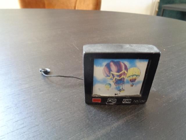 Oude TV / Televisie voor een poppenhuis (5 x 5 cm)., Ophalen of Verzenden, Gebruikt, Poppenhuis