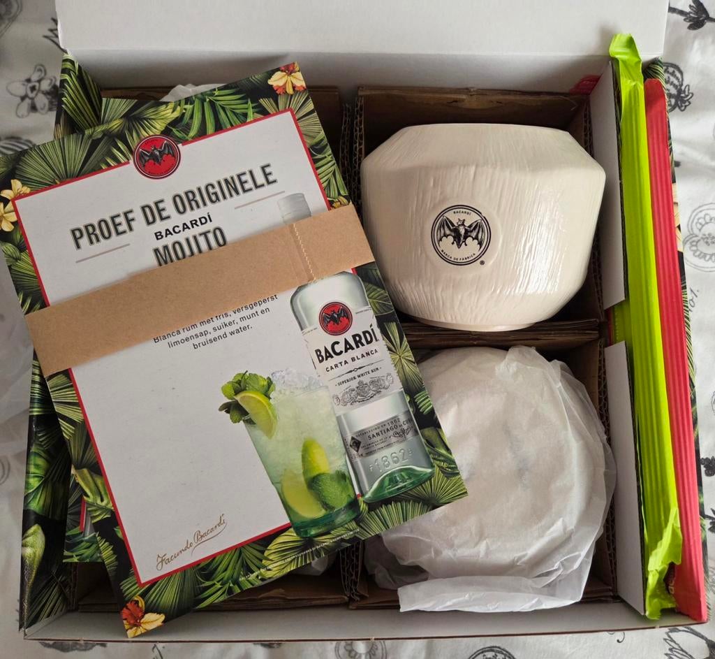 Bacardi cocosnoot glas 4 stuks, Ophalen of Verzenden, Nieuw, Borrel- of Shotglas