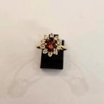 14 karaats gouden rozet ring met Granaat en Zirkonia's, 18 tot 19, Ophalen of Verzenden, Zo goed als nieuw, Met edelsteen