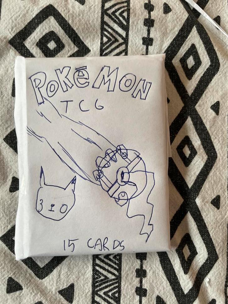 Zelfgemaakt Pokémon pakje (15 kaarten) + Holo, Hobby en Vrije tijd, Verzamelkaartspellen | Pokémon, Gebruikt, Meerdere kaarten
