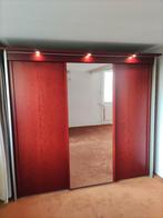 Roodbruine  schuifdeurkast met spiegel – 242 cm breed, Huis en Inrichting, Kasten | Kledingkasten, Ophalen, Met deur(en), Gebruikt