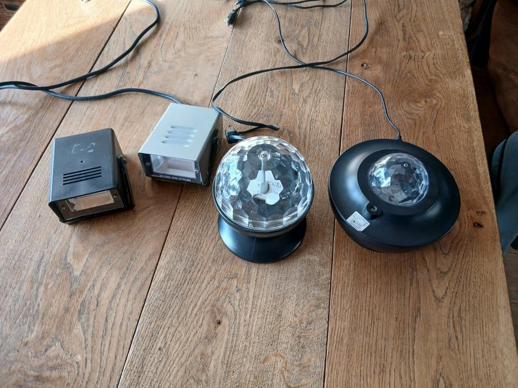 Vier discolampen: stroboscopen, sterrenhemel en discolamp, Ophalen of Verzenden