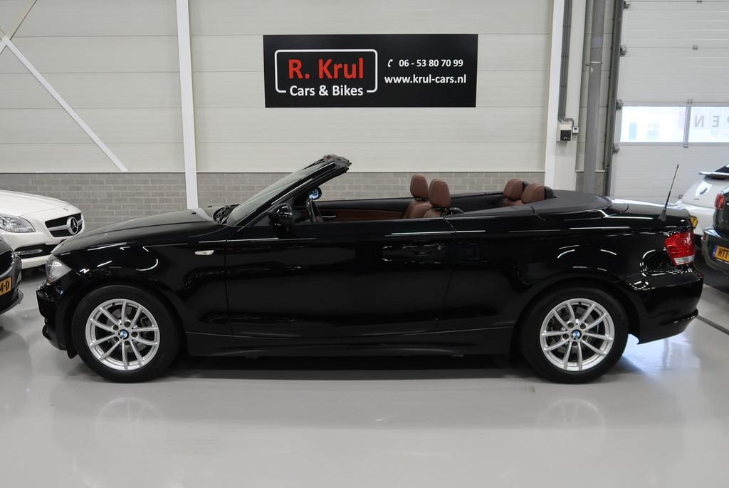 BMW 1-serie Cabrio 118i Airco-ecc Bruin Leer Stoelverwarming, Auto's, 1-Serie, Euro 5, Cabriolet, 4 stoelen