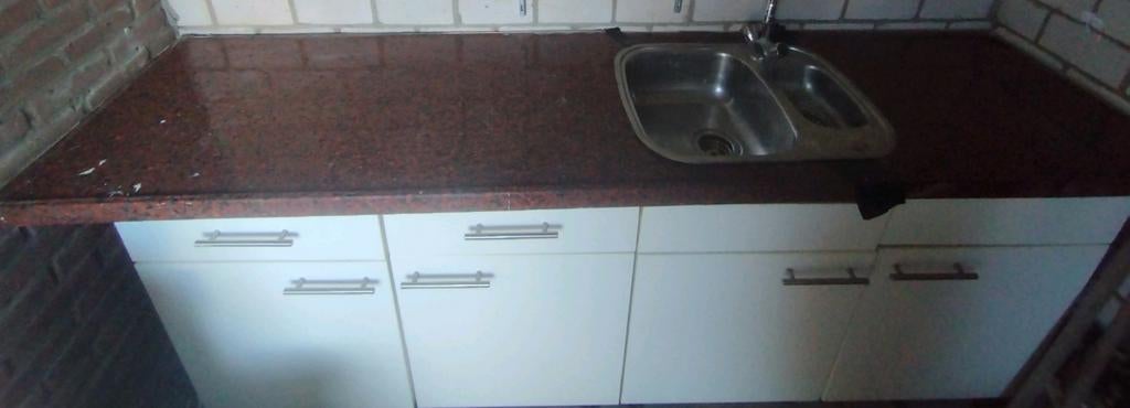 Oude keuken met stenen blad - gratis ophalen, Huis en Inrichting, Keuken | Complete keukens, Ophalen, Gebruikt, Graniet of Steen