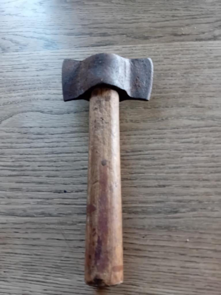 Oude vintage bikbijl met houten steel, Ophalen of Verzenden