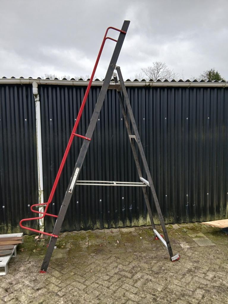 Altrex Taurus Trap - Stevig en Betrouwbaar, Doe-het-zelf en Verbouw, Ophalen, Gebruikt, Trap, 2 tot 4 meter