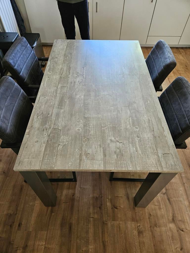Uitschuifbare eettafel - Modern design, Huis en Inrichting, Gebruikt, 50 tot 100 cm, Vijf personen of meer, 150 tot 200 cm
