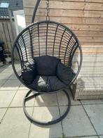 Loungeset met tafel en zwarte hangstoel, 5 zitplaatsen, Gebruikt, Ophalen of Verzenden, Loungeset